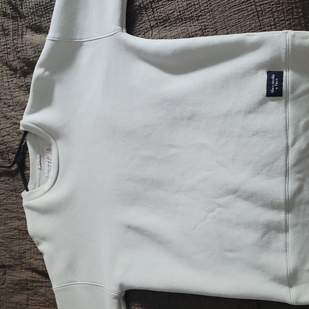 Abercrombie & Fitch Medium Crewneck